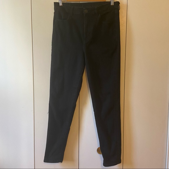 American Eagle curvy fit skinny jeans. Size 12.
